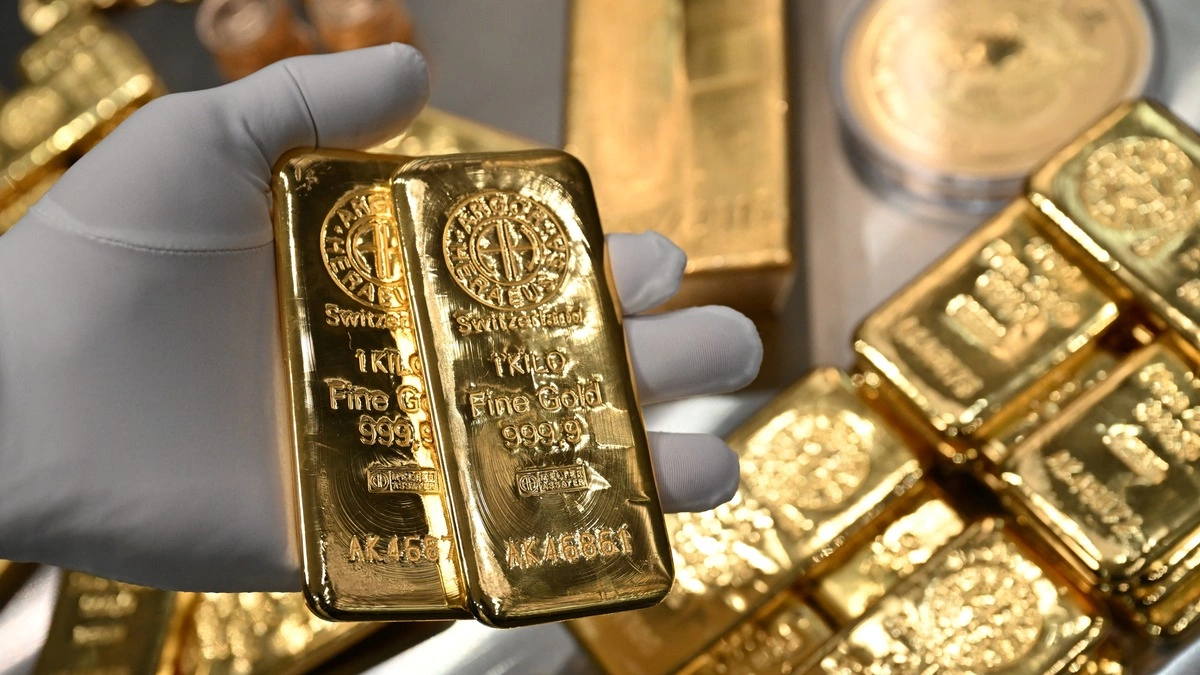 Giá vàng thế giới mất mốc 4.000 USD