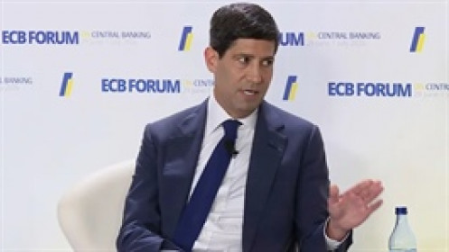 Chủ tịch Fed Kevin Warsh chưa phát tín hiệu về lãi suất tháng 7, nói lạm phát "quá cao"