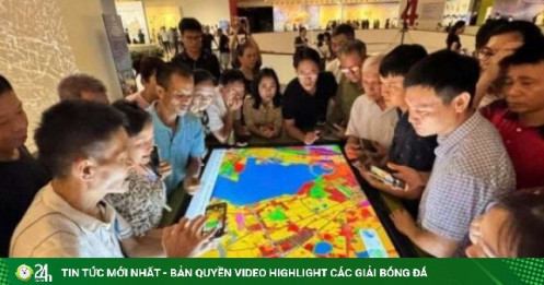 "Nhà tôi có phải giải tỏa không?" - Câu hỏi được nhắc nhiều nhất tại triển lãm quy hoạch Hà Nội 100 năm