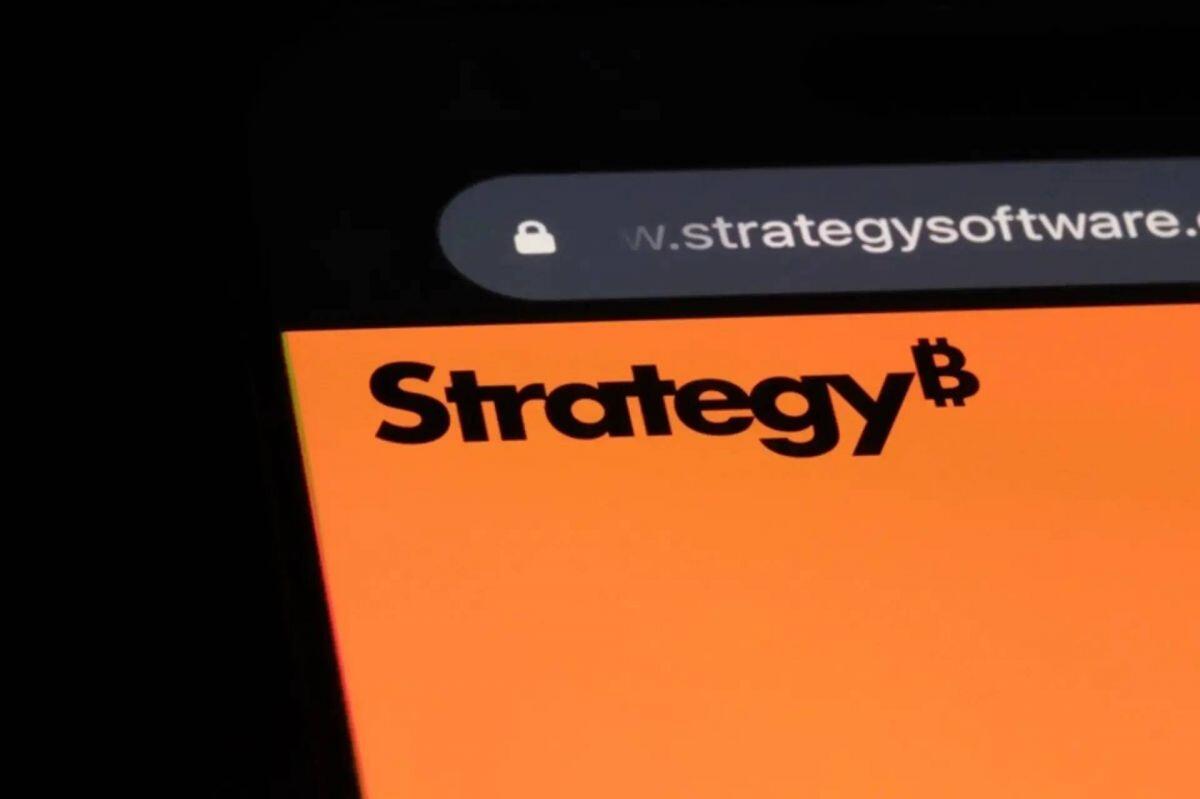 Strategy lần đầu bán Bitcoin giá trị lớn, thu về 216 triệu USD