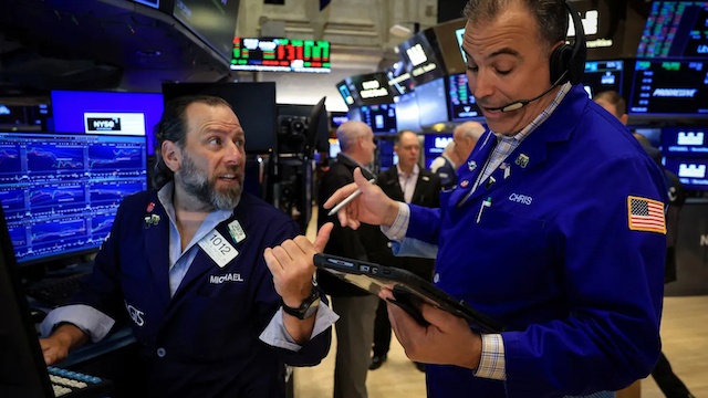 Dow Jones vượt mốc 53,000 điểm, Nasdaq tăng hơn 1%