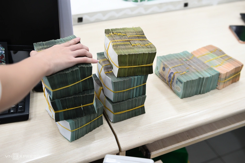 Lãi suất thỏa thuận chạm mốc 9% một năm
