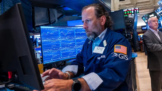 Dow Jones mất hơn 570 điểm vì căng thẳng Mỹ - Iran đẩy giá dầu tăng vọt