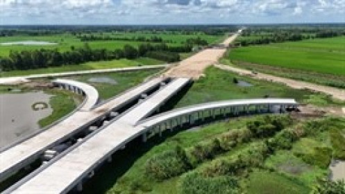 Loạt dự án giao thông chậm tiến độ phải tăng tốc
