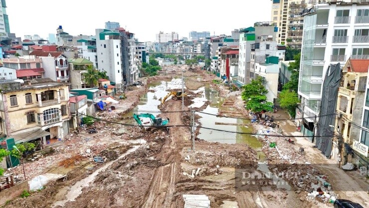Muôn hình vạn trạng nhà “siêu mỏng, siêu méo” dọc đường vành đai 2,5 đi qua 3 phường của Hà Nội