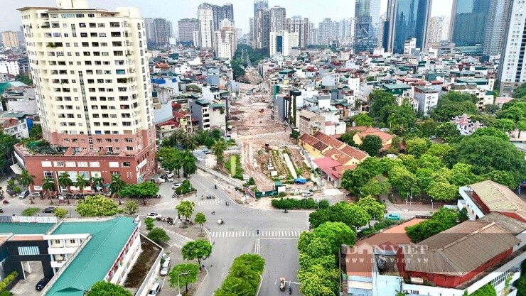 Muôn hình vạn trạng nhà “siêu mỏng, siêu méo” dọc đường vành đai 2,5 đi qua 3 phường của Hà Nội