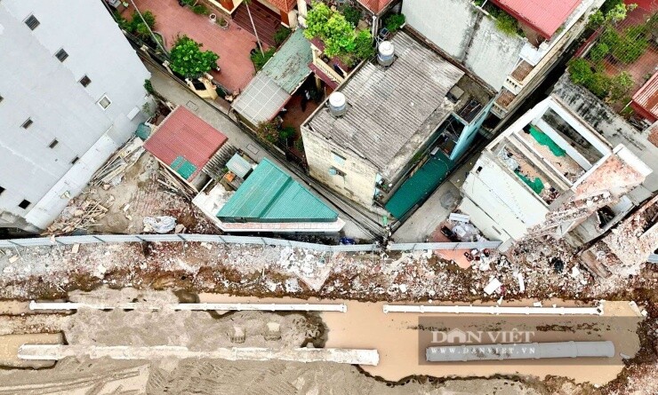 Muôn hình vạn trạng nhà “siêu mỏng, siêu méo” dọc đường vành đai 2,5 đi qua 3 phường của Hà Nội