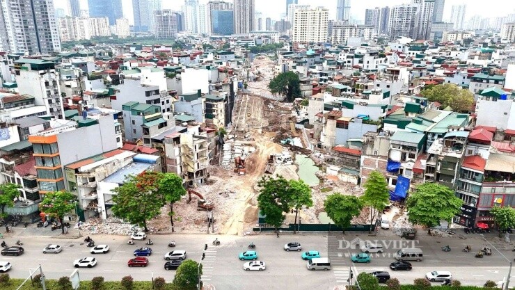 Muôn hình vạn trạng nhà “siêu mỏng, siêu méo” dọc đường vành đai 2,5 đi qua 3 phường của Hà Nội