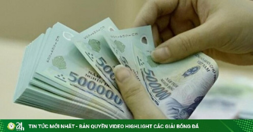 Gửi tiết kiệm 12 tháng lãi suất lên tới 9,2%: Bất ngờ số tiền về tay khi gửi 300 triệu đồng
