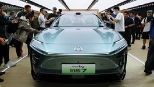 Thất thế tại thị trường tỷ dân, Honda, Toyota quay sang học cách làm xe điện từ Trung Quốc