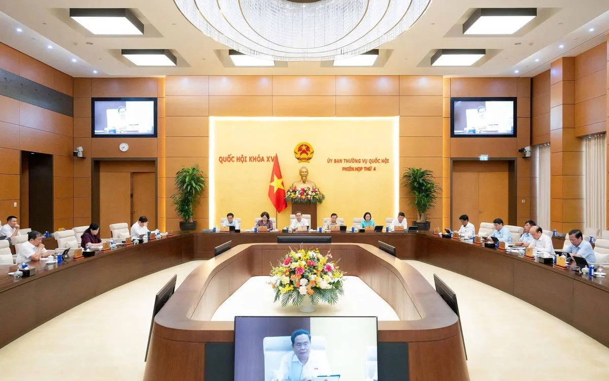 Hoàn thiện thể chế trong lĩnh vực tiền tệ và ngân hàng