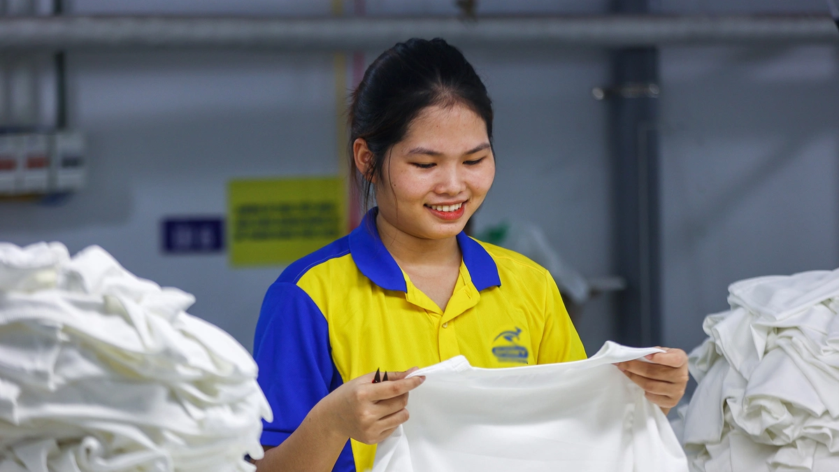 Lương tối thiểu dự kiến tăng cao nhất 390.000 đồng