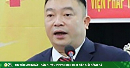 Vợ cựu Viện trưởng pháp y tâm thần nhắn "thiếu 4 tờ" sau khi nhận hối lộ