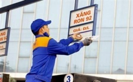Vì sao cách điều hành giá xăng dầu cần thay đổi?