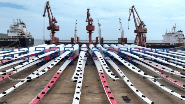 Chiến sự Iran thúc đẩy Trung Quốc rót vốn kỷ lục vào năng lượng xanh ở nước ngoài