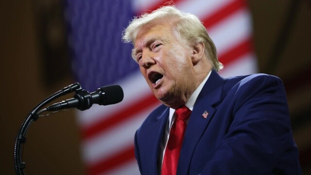 Ông Trump dựng lại "bức tường thuế quan"