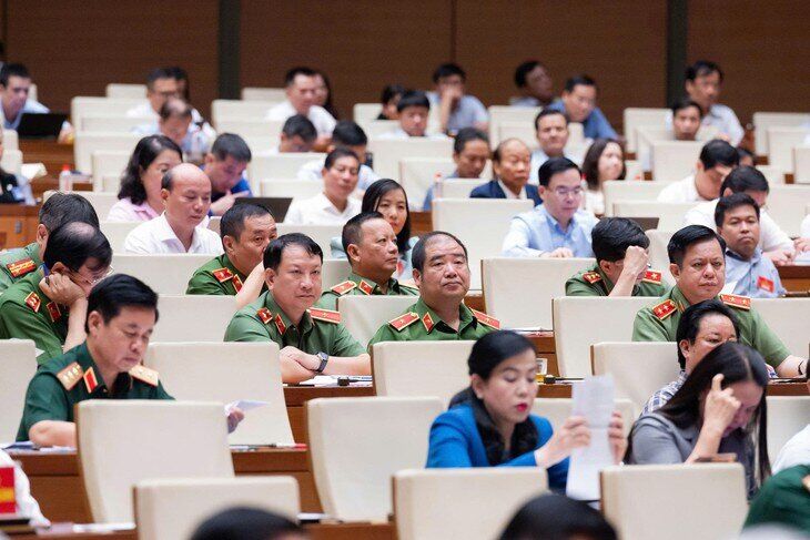 Sửa Luật Đất đai: Đề xuất hạn chế phân lô bán nền, đánh thuế đất bỏ hoang