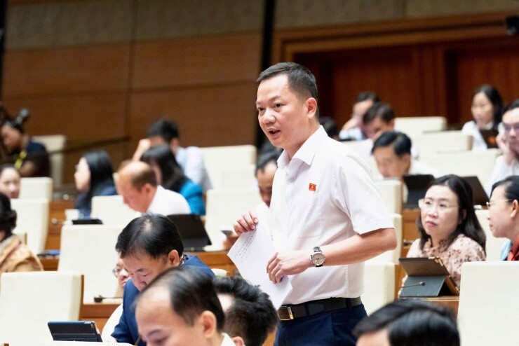 Siết vàng, kim cương và "sở hữu kỳ nghỉ": Đề xuất gây chú ý tại Quốc hội