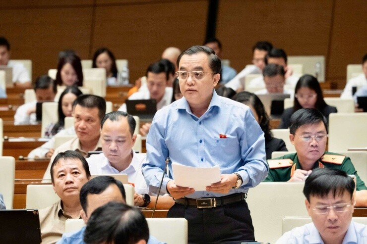 Siết vàng, kim cương và "sở hữu kỳ nghỉ": Đề xuất gây chú ý tại Quốc hội