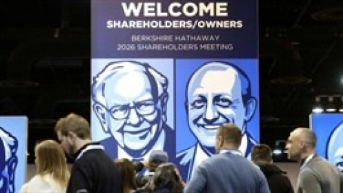Greg Abel bắt đầu giải ngân "núi" tiền mặt của Warren Buffett