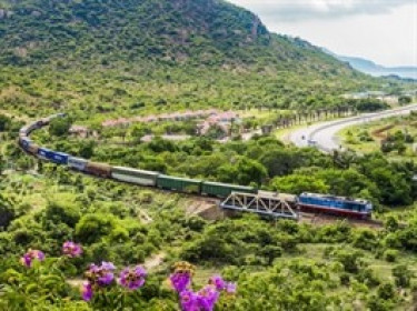 Đường sắt Việt Nam chính thức chuyển sang mô hình tập đoàn vốn hơn 3,100 tỷ, Nhà nước nắm 100%