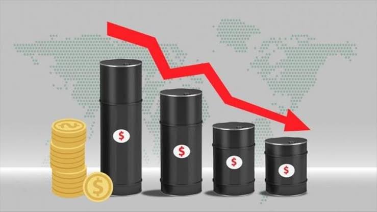 Giá dầu giảm gần 2%