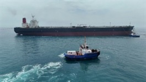 Giá dầu giảm 2.5% khi Mỹ công bố chiến dịch trừng phạt Iran