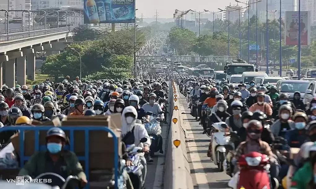 Đề xuất hạn chế xe xăng dầu vào trung tâm TP HCM giữa năm 2027