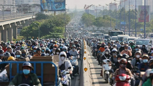 Đề xuất hạn chế xe xăng dầu vào trung tâm TP HCM giữa năm 2027