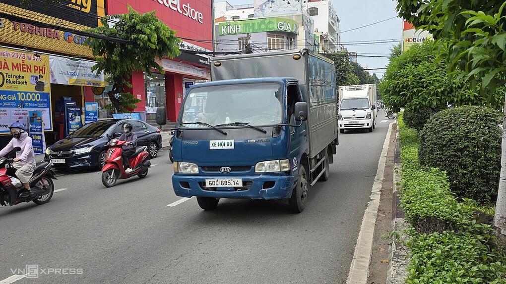 Doanh nghiệp 'kêu cứu' khi xe tải bị cấm vào đường kết nối KCN