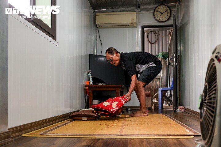Loạt nhà siêu mỏng mọc lên trên tuyến đường vừa giải phóng mặt bằng ở Hà Nội