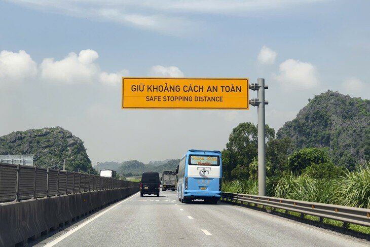 CSGT bật mí cách 'bắt' lỗi bám đuôi, không giữ khoảng cách an toàn trên cao tốc
