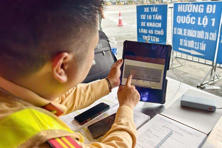CSGT bật mí cách 'bắt' lỗi bám đuôi, không giữ khoảng cách an toàn trên cao tốc