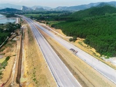 Ba dự án cao tốc phía Bắc gặp khó nguồn vật liệu