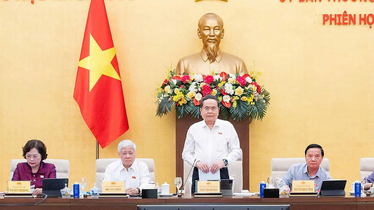 "Làm luật không tạo thêm thủ tục cho người dân, doanh nghiệp"
