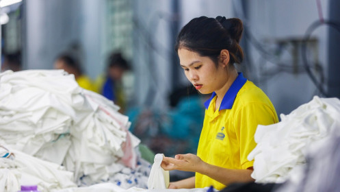 Hiệp hội Dệt may đề nghị lùi thời điểm tăng lương tối thiểu vùng