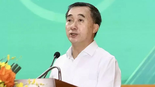 Thứ trưởng Y tế Trần Văn Thuấn bị đình chỉ công tác