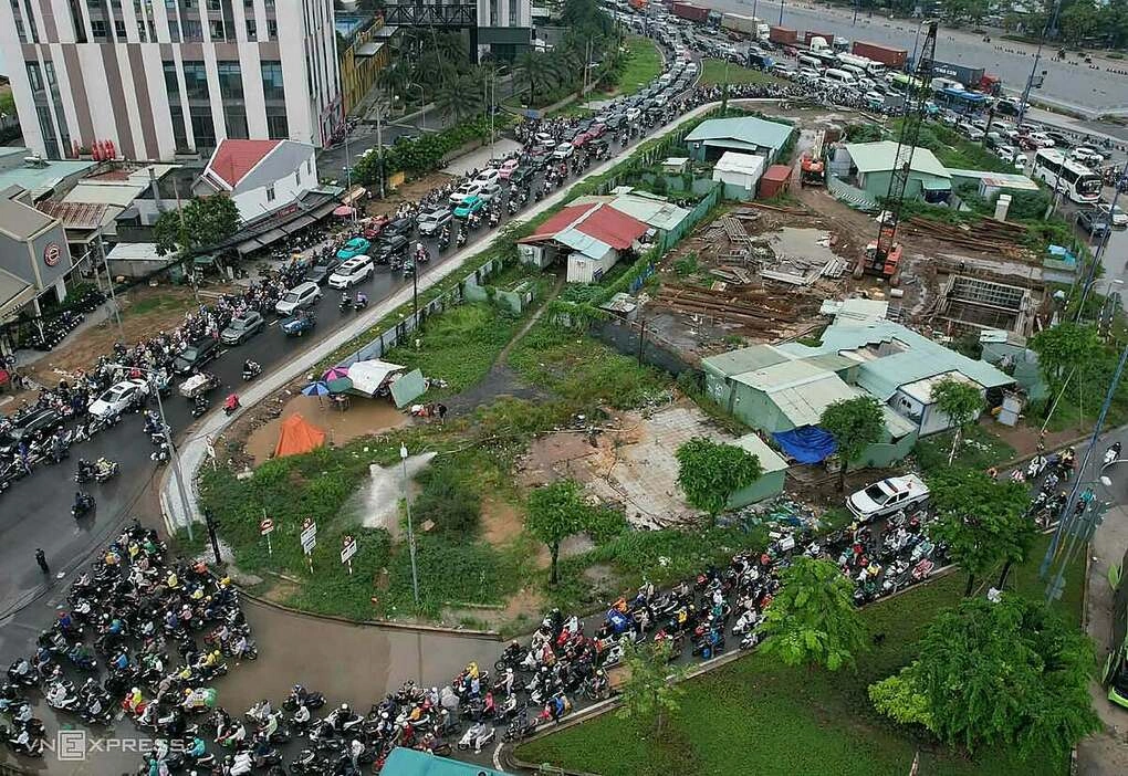 Hầm chui An Phú ngập nửa mét do máy bơm quá tải