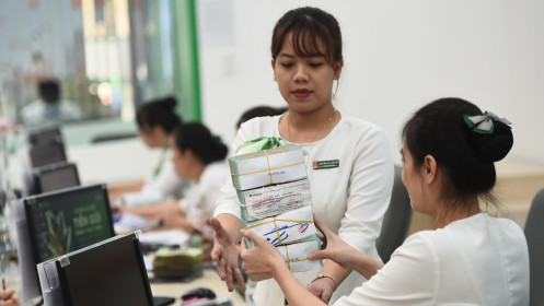 Lãi suất cho vay bình quân lên 10,7% một năm