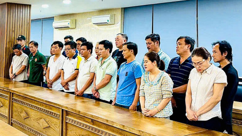 Bảo kê xây nhà trái phép, 7 cán bộ bị khai trừ Đảng
