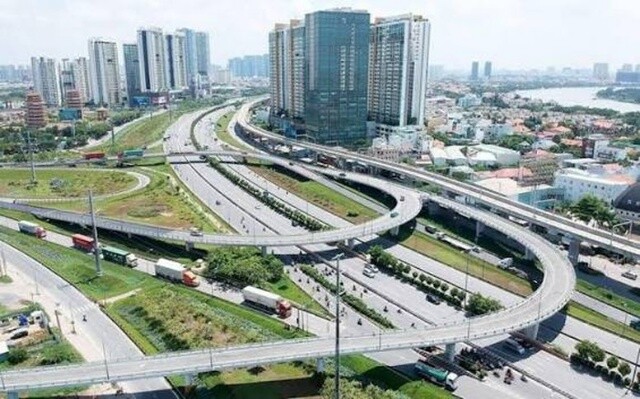Giải ngân vốn đầu tư công đạt 55.5% kế hoạch, 25 bộ ngành và 14 địa phương giải ngân thấp