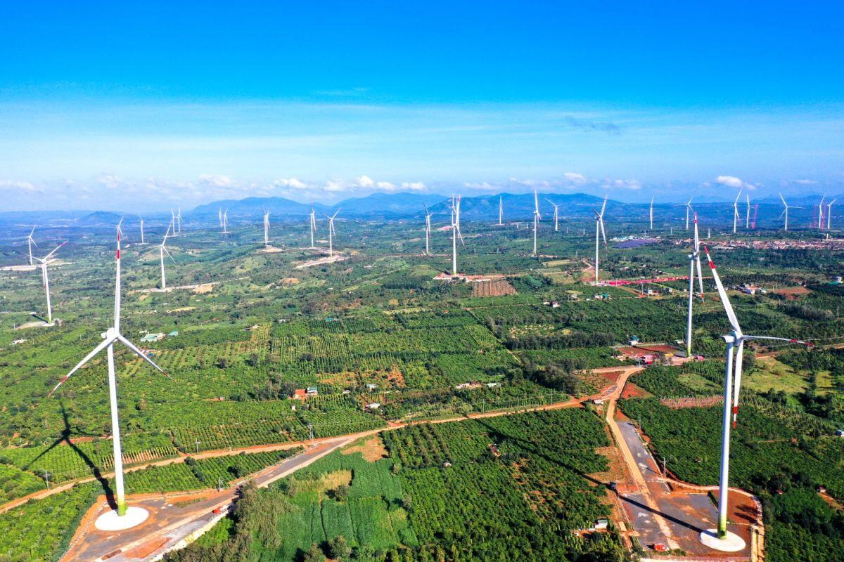 Lộ diện nhà đầu tư 4 nhà máy điện gió, điện mặt trời hơn 9,800 tỷ tại Đắk Lắk