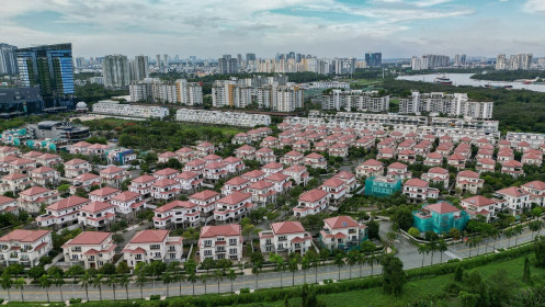 'Lãi suất cao có thể ghìm sức mua bất động sản'