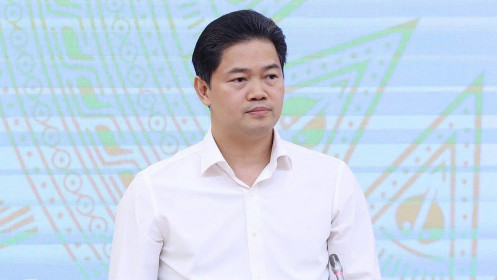 'Mở rộng mua sắm tập trung chặn nâng giá thiết bị y tế và thuốc nhập khẩu'