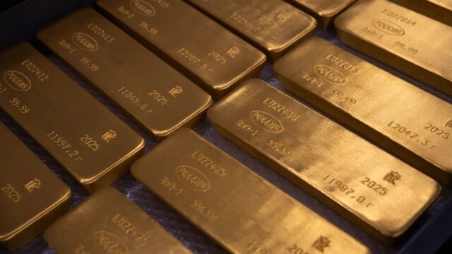 Vàng thế giới giảm 1% khi đồng USD tăng giá
