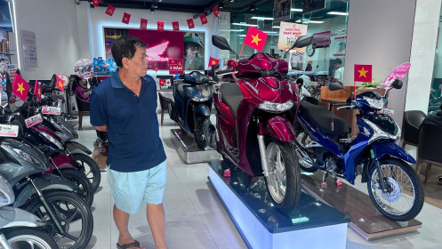 Người Việt ngày càng mua nhiều xe máy xăng