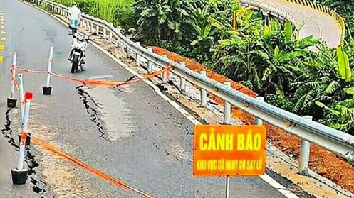 Sụt lún dài hơn 40 m đèo Đại Ninh trên tuyến Mũi Né - Đà Lạt