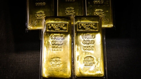 Vàng thế giới giảm khi đồng USD mạnh lên, giá dầu tăng