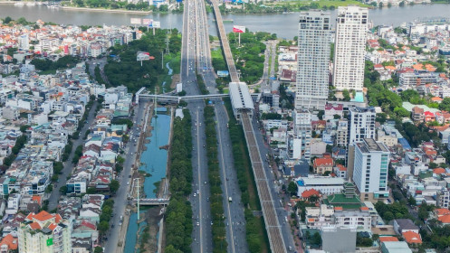 "Gỡ nút thắt hạ tầng, đất đai để mở rộng không gian đô thị TP HCM"