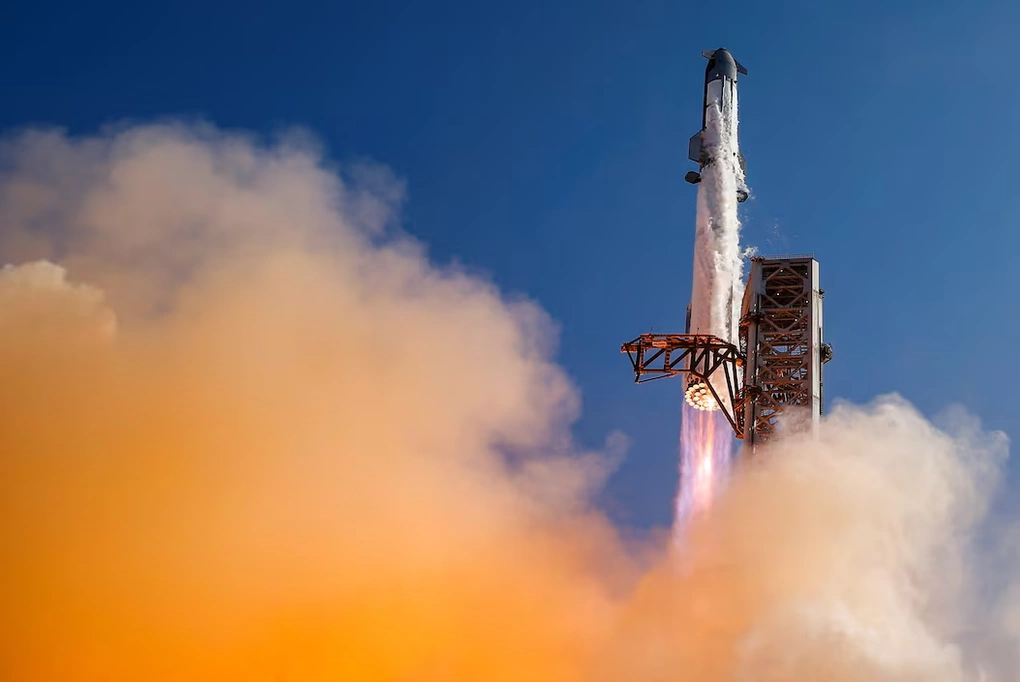 Chuyện gì xảy ra nếu SpaceX và Tesla sáp nhập?